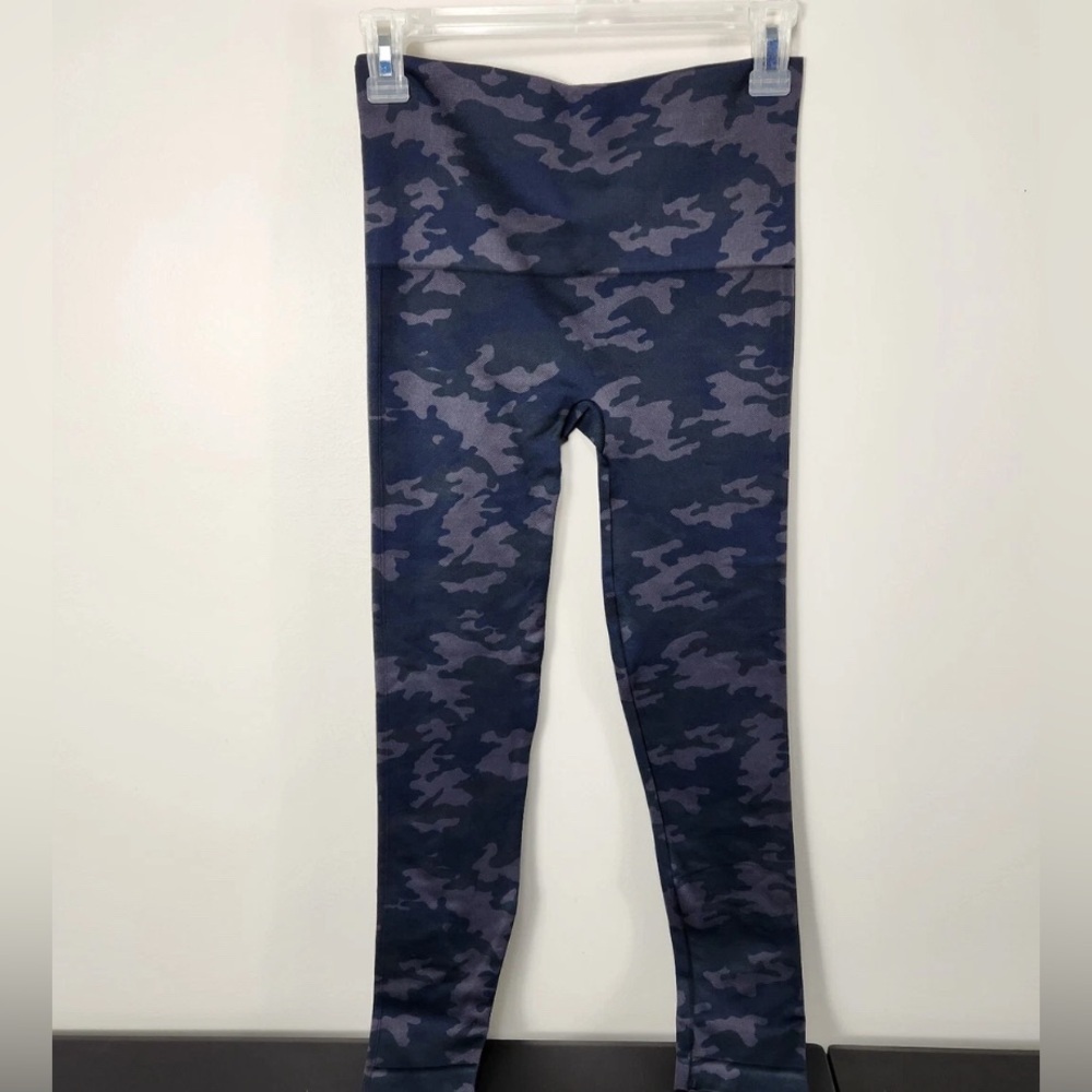 SPANX Camouflage Leggings - Picture 1 of 3
